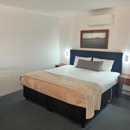 Kinross Inn Cooma Exterior photo